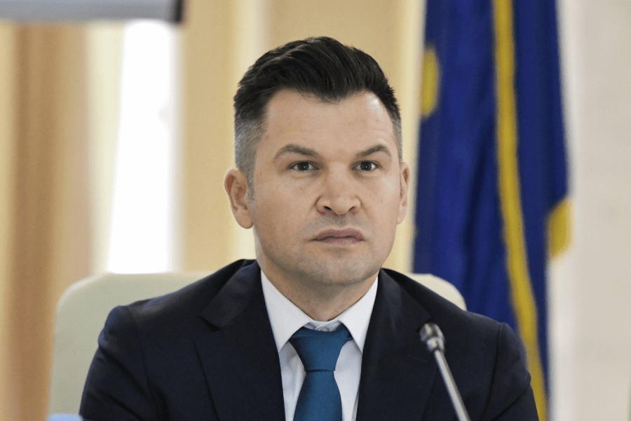 Stroe, către Dîncu: Să vorbească mai des cu conducerea PSD. Situaţia din Educație s-a rezolvat