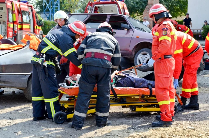 Exerciţii demonstrative cu ocazia Zilei Protecţiei Civile FOTO Adevărul