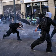 Proteste violente în Paris, Franța 