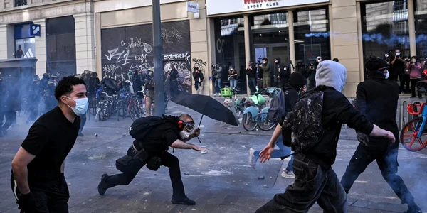 Proteste violente în Paris, Franța 