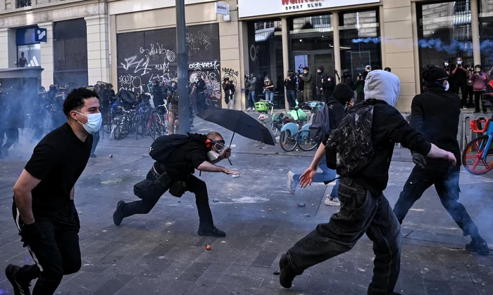 Proteste violente în Paris, Franța