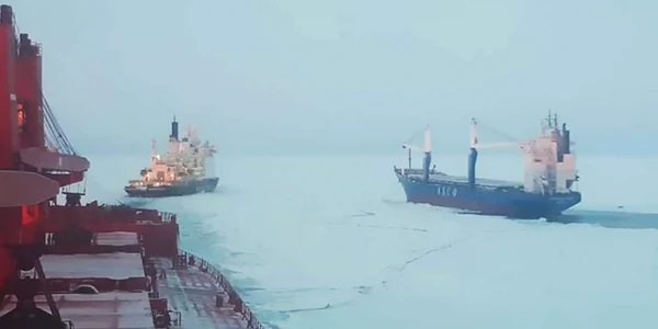 Vas escortat de un spărgător de gheaţă pe Ruta Nordică FOTO ESL Shipping via High North News