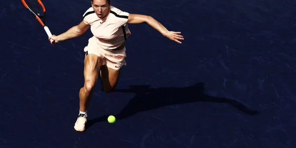 Simona Halep în meciul contra cehoaicei Kristyna Pliskova la turneul Indian Wells în California Statele Unite ale Americii FOTO Guliver / Getty images / 