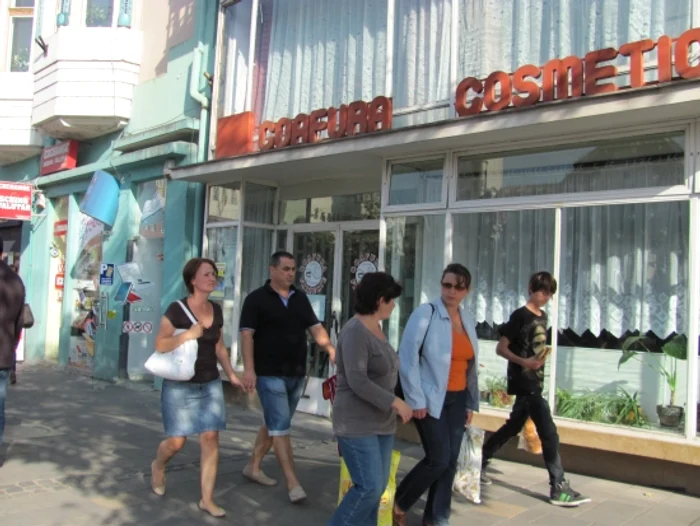 Frizeria din centru va fi mutată în pasajul pietonal