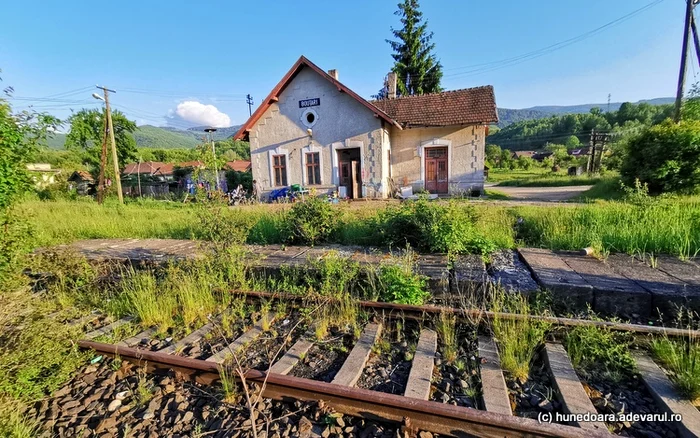 Stația de la Bouțari, pe ruta Subcetate - Caranseveș. Foto: Daniel Guță