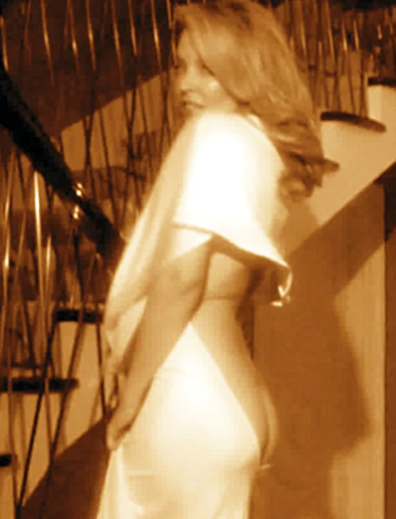 Kylie Minogue, cântăreaţă, 44 de ani