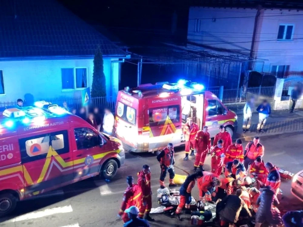 Cei doi copii mici, găsiți în stop cardio-respirator într-o locuință din Sibiu, au murit. 