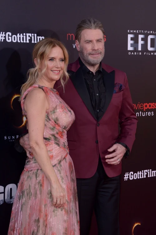 3 sotia lui john travolta a murit cancer 10 jpg jpeg