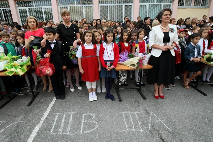 Copiii au golit florăriile