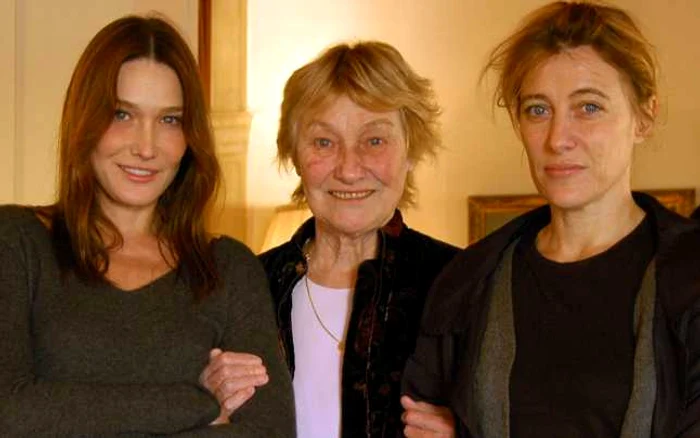 Marisa Bruni Tedeschi, alături de cele două fiice ale sale Carla (stânga) şi Valeria (dreapta) FOTO AFP