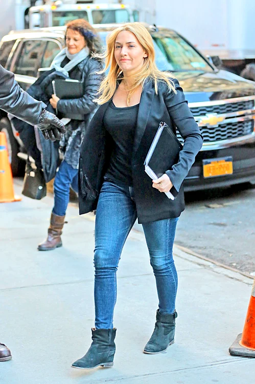 1 martie. Pe stradă  arată ca o  femeie oarecare