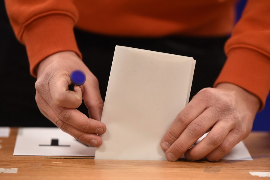 Ultima zi de campanie electorală. Duminică, românii își aleg reprezentanții pentru autoritățile locale și pentru Parlamentul European