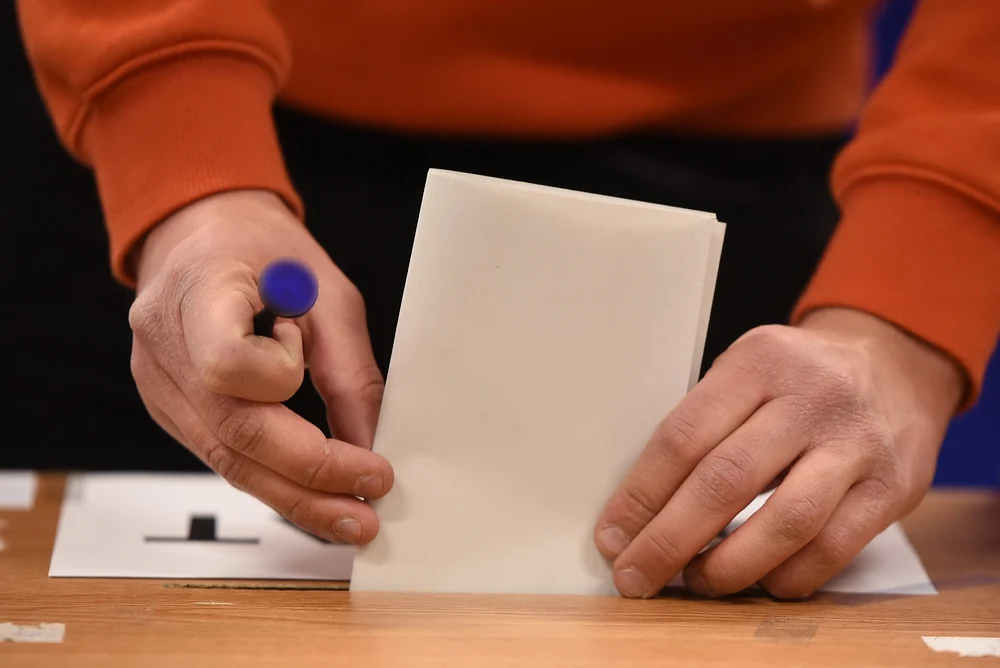 Sondaje, strategii și „vot util”. Cum afectează jocul democratic alegerile într-un singur tur de scrutin