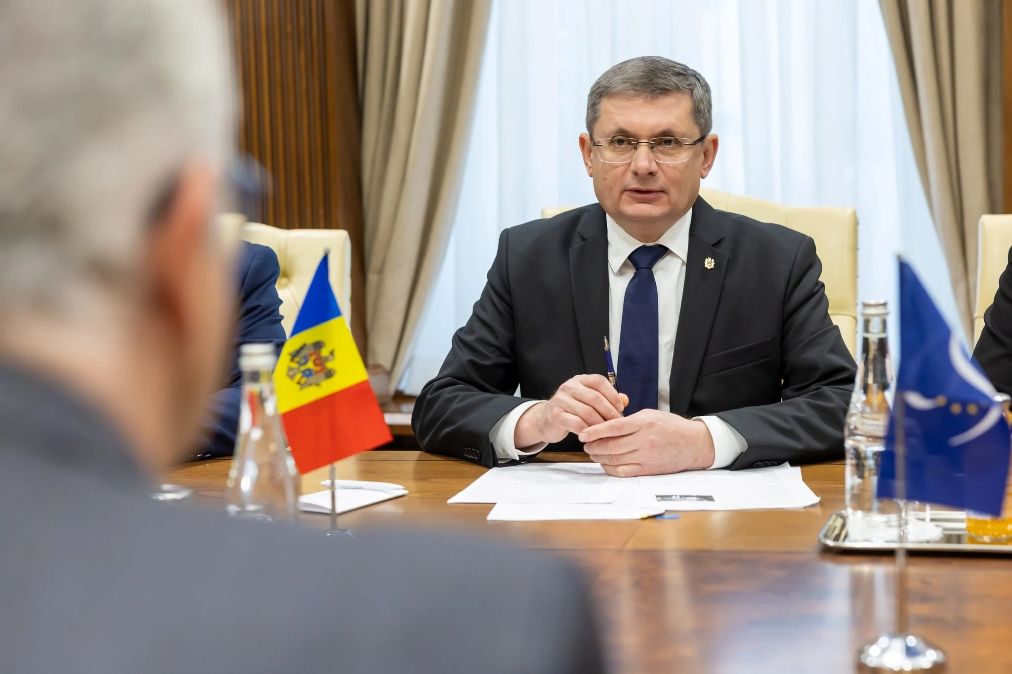 O postare a preşedintelui Parlamentului de la Chişinău declanșează controverse peste Prut. „Igor, 4, stai jos! Ai învățat istoria la Moscova!”