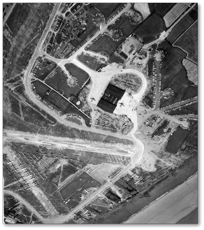 Baza militară americană Base Air Depot 2 (BAD2), în ianuarie 1945