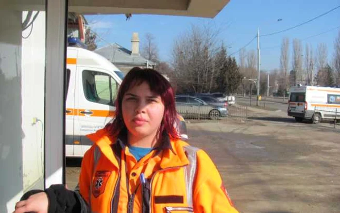 Mihaela Secobeanu a decis să facă voluntariat la Ambulanţă după ce tatăl ei a suferit un infarct FOTO Sabina Ghiorghe