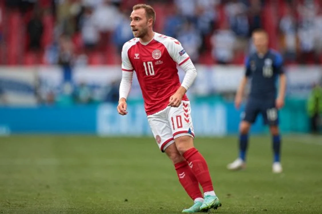 
    Eriksen s-a prăbuşit pe teren, în timpul meciului Finlanda - Danemarca, de la Euro 2020foto: AFP  