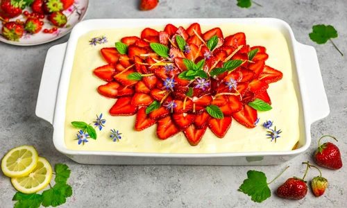 Tiramisu cu lamaie si capsuni jpeg