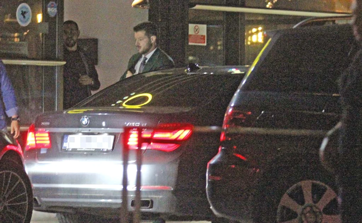 
    Victor Slav şi-a lăsat bolidul pe autostradă şi a fost dus la IML pentru probe de sânge și urinăFoto: Blitz  