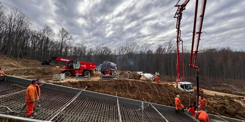 Lucrări la Autostrada cu tuneluri Holdea margina  Foto DRDP Timișoara (9) jpg