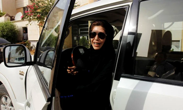 Una dintre femeile saudite care au condus în ziua de 27 octombrie, ziua protestului naţional Women2Drive. FOTO: Reuters