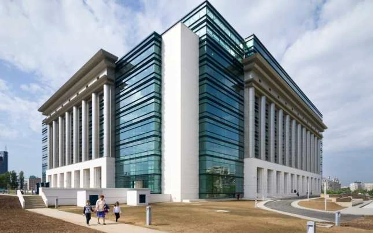 Cele mai frumoase biblioteci din România: Biblioteca Naţională a României