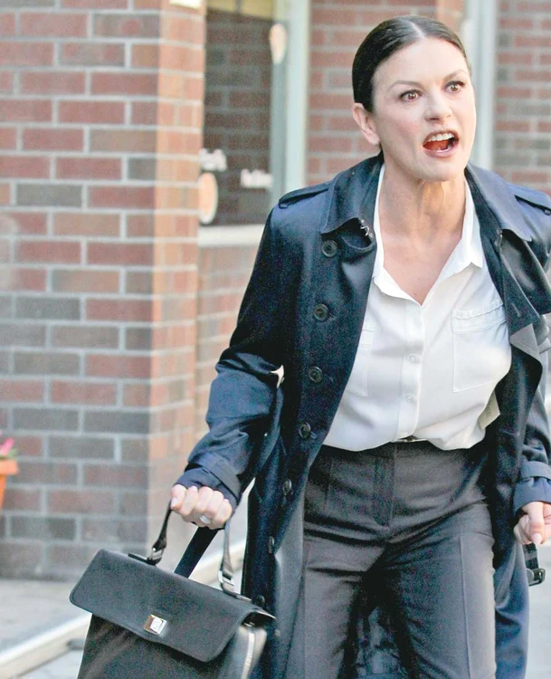 Vedeta s-a îmbolnăvit după ce soţul ei, Michael Douglas, a fost diagnosticat cu cancer