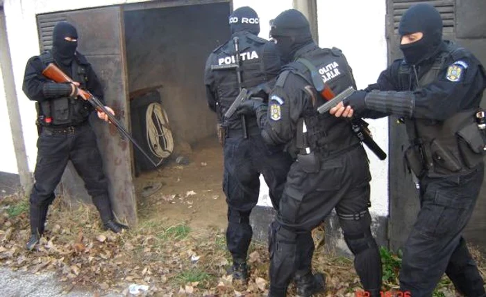 Poliţişti brăileni în acţiune (Foto: Arhivă)