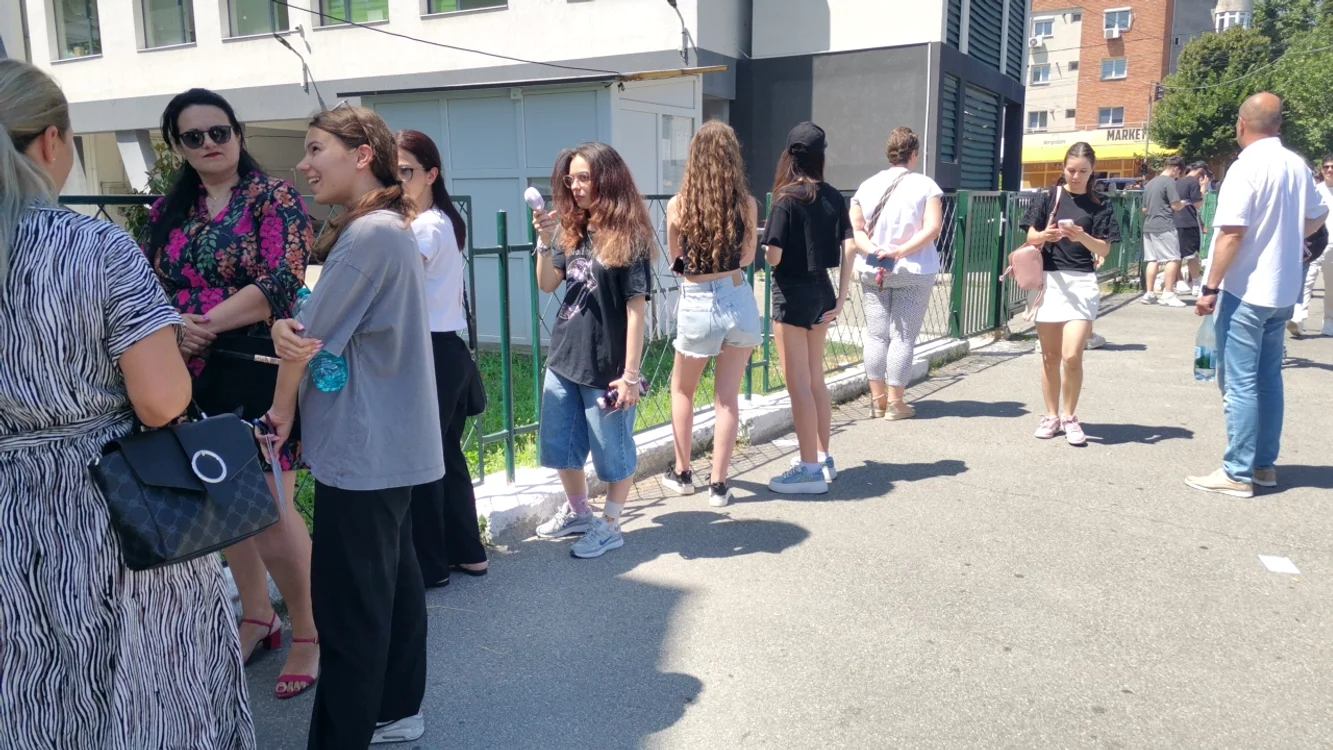 Voie bună  la ieșirea din sala de examen după prima probă a BAC-ului 2026 FOTO: Alina Mitran