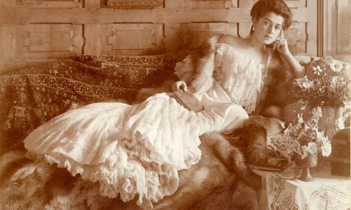Martha Bibescu (© ANR, SANIC, Colecția Documente Fotografice, BU-FD-01073-6-00090-071)