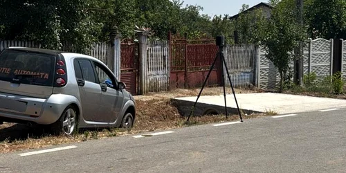 O fetiță de 3 ani a murit după ce a fost lovită de o mașină