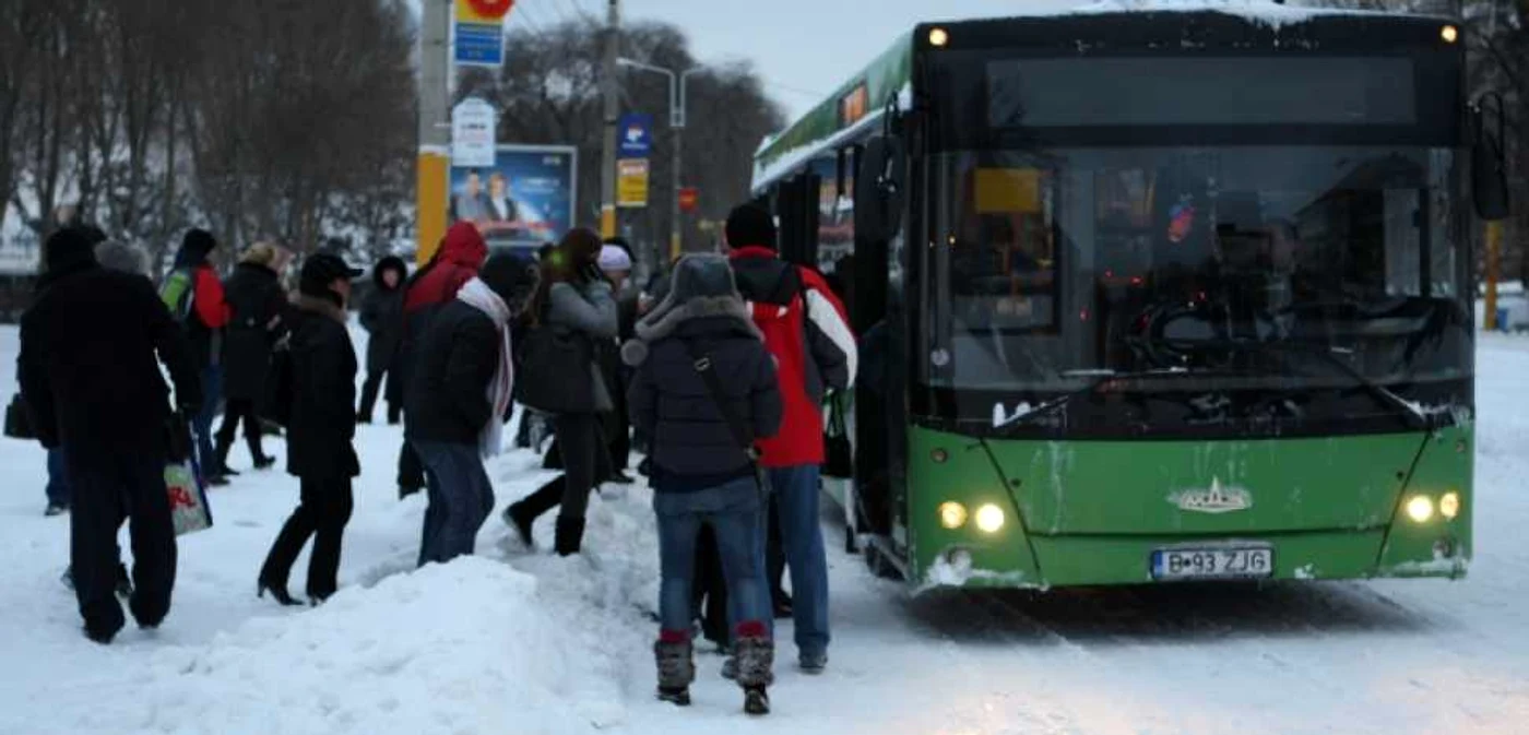 Toate liniile de transport în comun sunt deservite