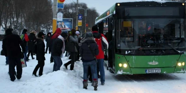 Toate liniile de transport în comun sunt deservite