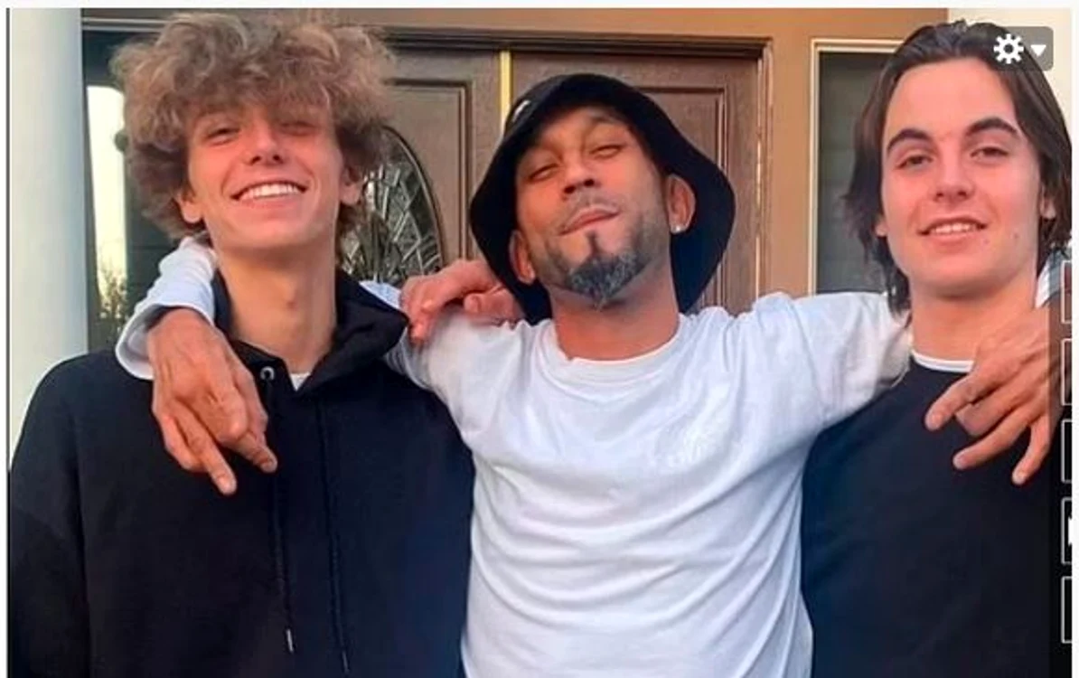 
    Kevi n i-a crescut pe băiețiFoto: Instagram  