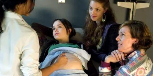 Filmul „Juno“ prezintă povestea unei adolescente care rămâne însărcinată