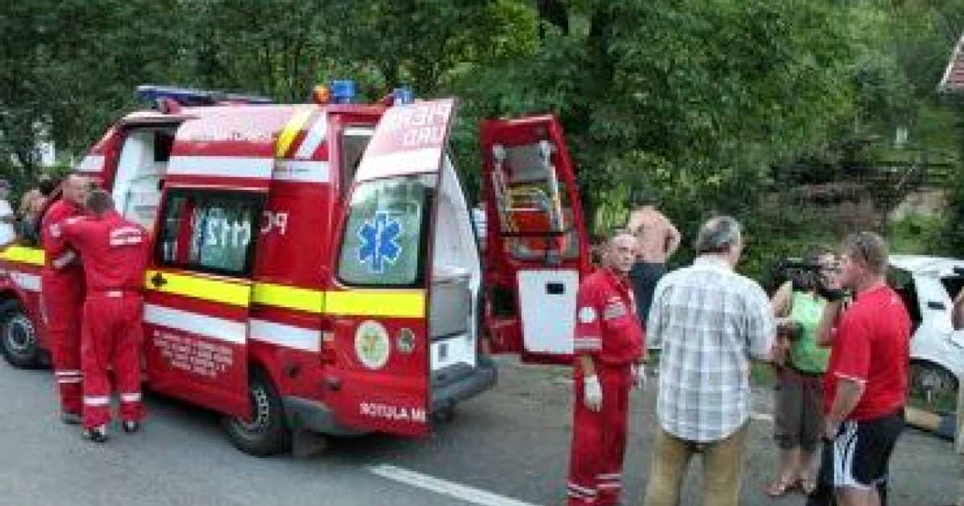 Hunedoara: Doi elevi, băgaţi în spital de un şofer neatent