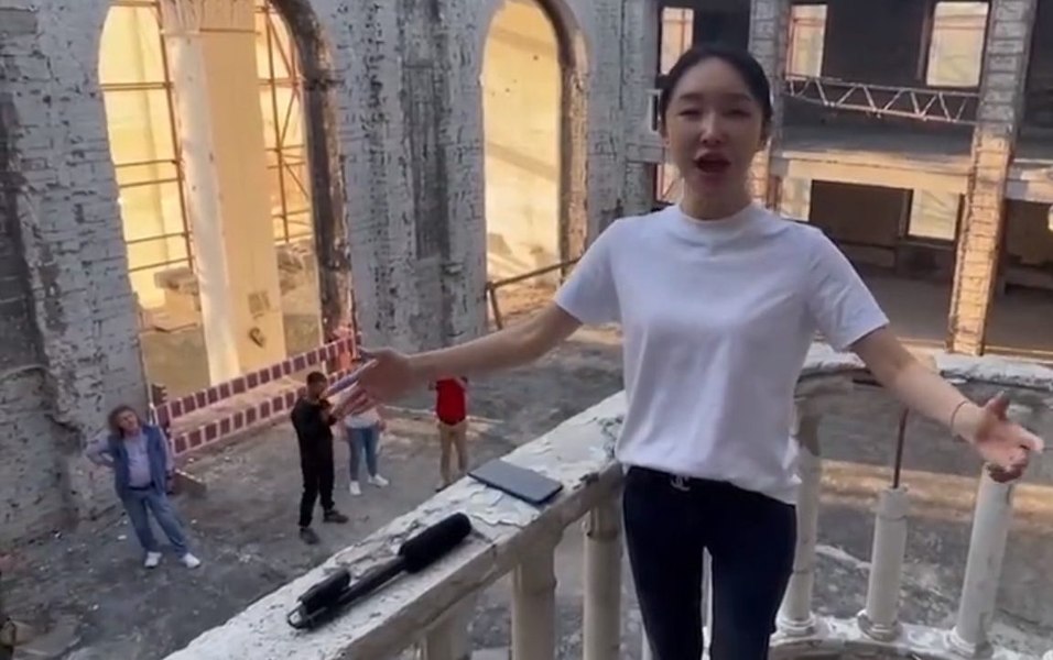 Călătoria controversată a unor „bloggeri” chinezi la Mariupol: Kievul cere explicații din partea Beijingului