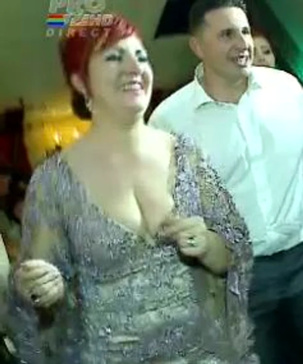 Iulia Piedone a fost atracţia serii (captură: PRO TV)