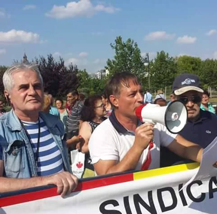
    Marele cascador Paul Fister, supranumit «Ultimul haiduc»,  a fost considerat unul dintre cei mai buni cascadori români. El a murit în 2017 cu o pensie socială, de 350 de leiFOTO: Click!  