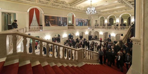 Expozitie Opera Nationala Bucuresti jpeg