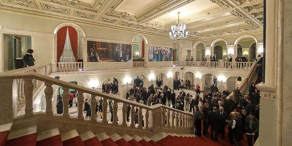 Expozitie Opera Nationala Bucuresti jpeg
