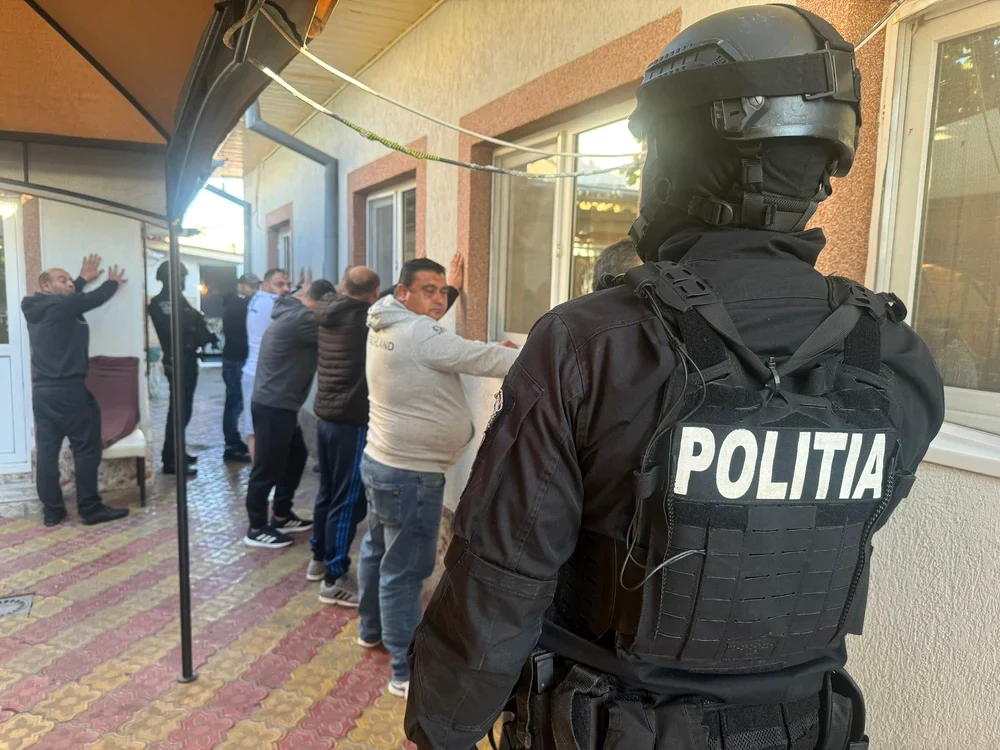 Mai multe persoane au fost trimise în judecată Imagini amator