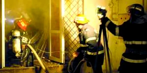Pompierii au intervenit cu două autospeciale