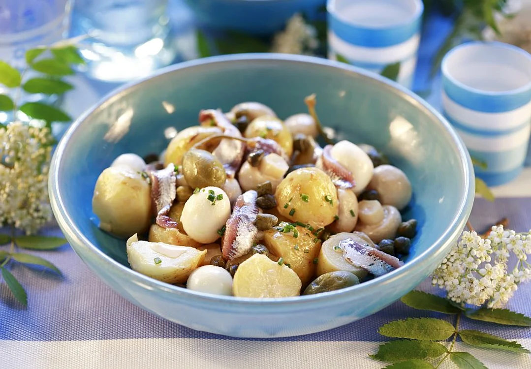 salata de cartofi noi cu hering jpeg