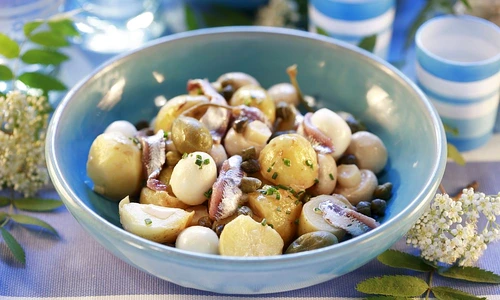 salata de cartofi noi cu hering jpeg