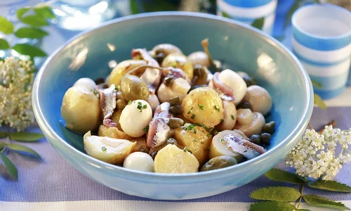 salata de cartofi noi cu hering jpeg