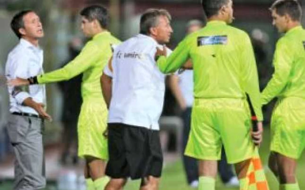 FOTBAL: Dan Petrescu a fost suspendat două etape