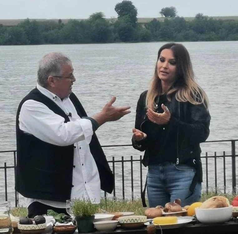
    Anca Țurcașiu, invitata lui Mircea Dinescu la “Poezie și delicatețuri”( Prima TV)Sursă foto: Captură video   