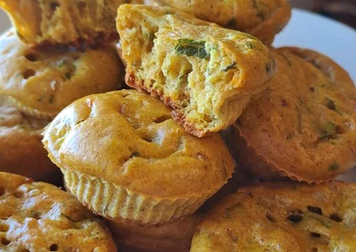 Brioșe cu brânză și spanac.