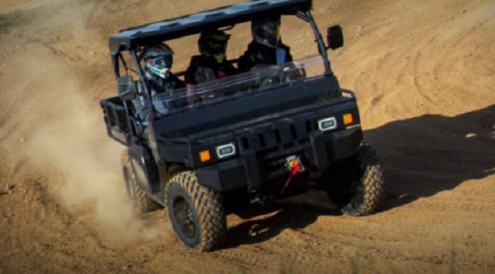 Război în Ucraina. Rușii încearcă să rupă frontul cu vehicule militare chinezești de dimensiunea unei mașini de golf